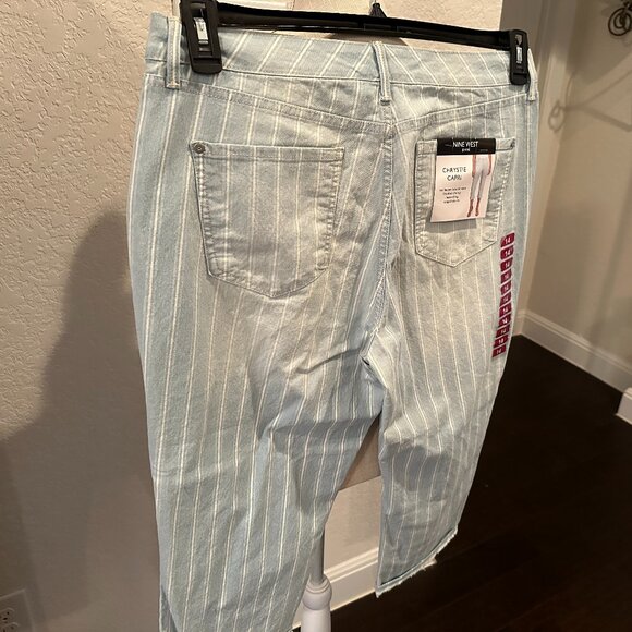 NINE WEST Chrystie Distressed Capri Jean - 14 - Picture 3 of 10